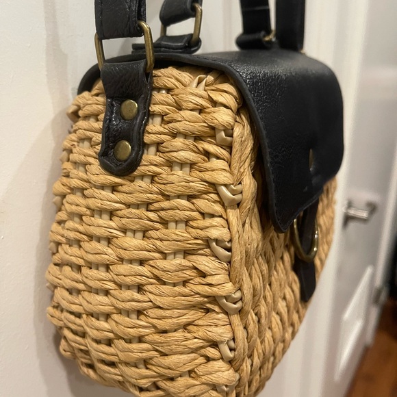 Matisse Beach Harbor Elegant Black and Tan Woven Crossbody Bag - Picture 3 of 8